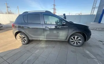 Renault Sandero 2015 года за 4 000 000 тг. в Уральск фото 4