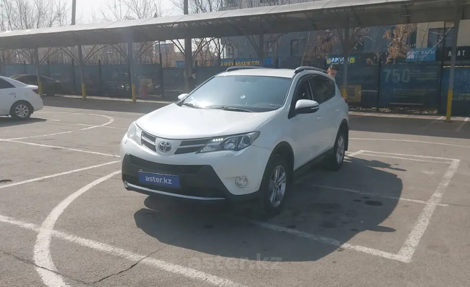 Toyota RAV4 2015 года за 10 000 000 тг. в Алматы