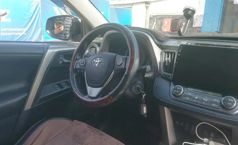 Toyota RAV4 2015 года за 10 000 000 тг. в Алматы фото 5
