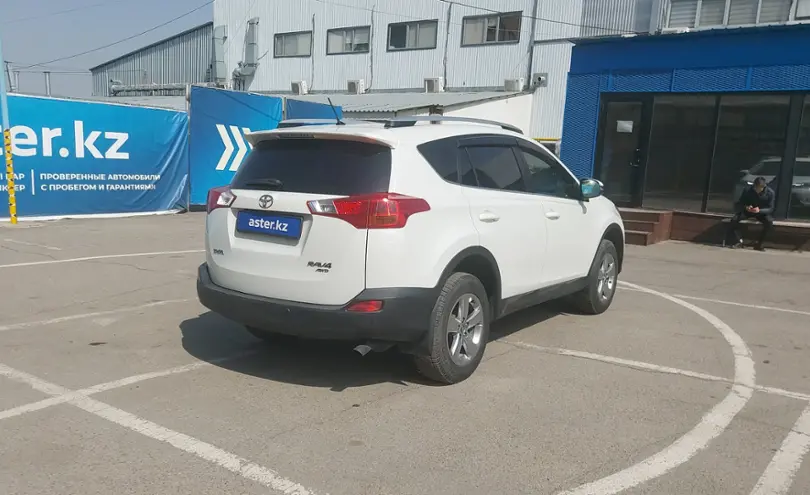 Toyota RAV4 2015 года за 10 000 000 тг. в Алматы фото 3