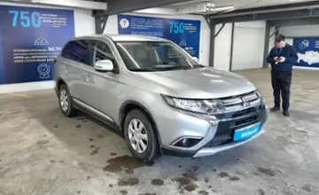 Mitsubishi Outlander 2018 года за 9 500 000 тг. в Астана фото 2