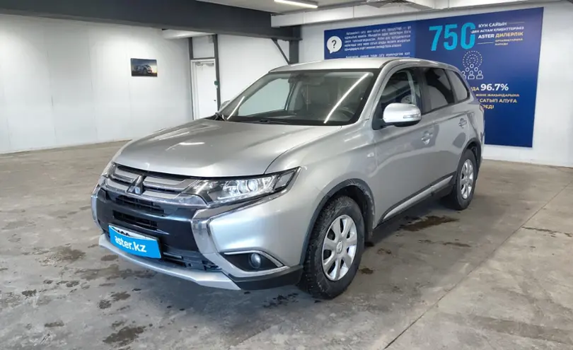 Mitsubishi Outlander 2018 года за 9 500 000 тг. в Астана