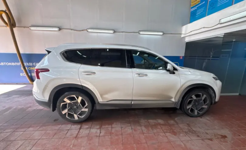 Hyundai Santa Fe 2023 года за 17 800 000 тг. в Астана фото 4