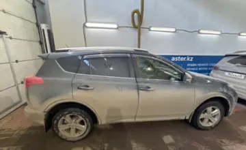 Toyota RAV4 2014 года за 9 000 000 тг. в Астана фото 4