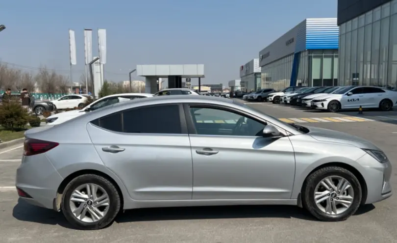 Hyundai Elantra 2020 года за 8 200 000 тг. в Шымкент фото 4