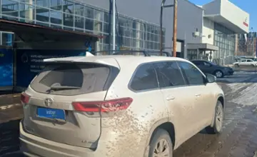 Toyota Highlander 2018 года за 16 000 000 тг. в Караганда