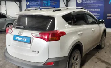 Toyota RAV4 2015 года за 9 500 000 тг. в Астана фото 3