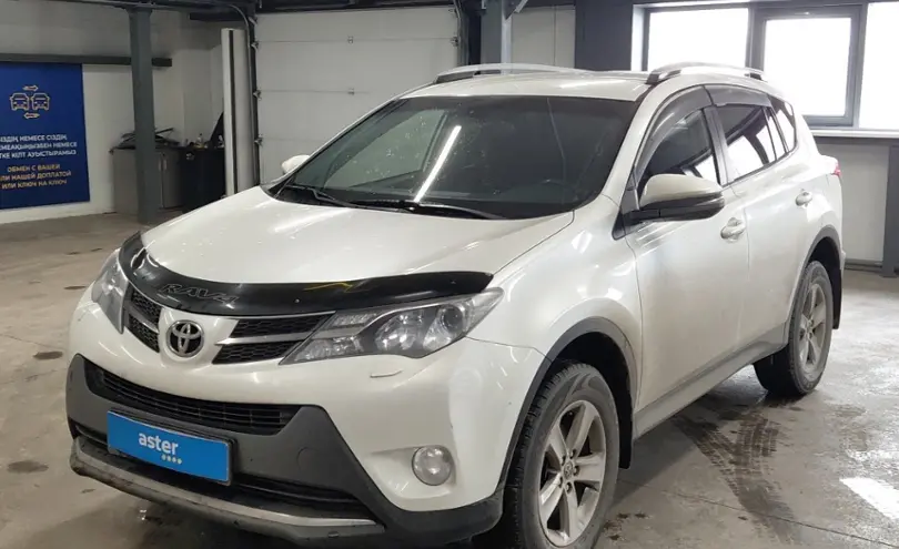 Toyota RAV4 2015 года за 9 500 000 тг. в Астана