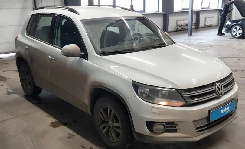 Volkswagen Tiguan 2015 года за 6 000 000 тг. в Астана фото 2