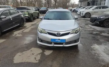 Toyota Camry 2014 года за 9 000 000 тг. в Актобе фото 2