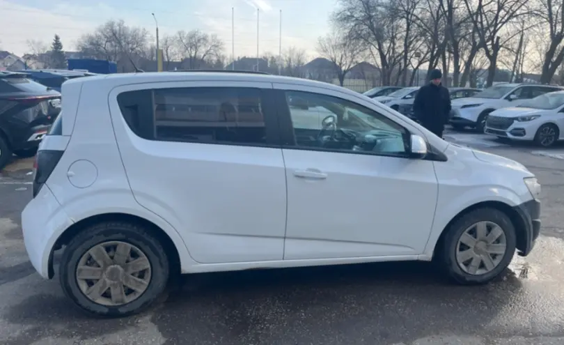 Chevrolet Aveo 2014 года за 3 000 000 тг. в Актобе фото 4