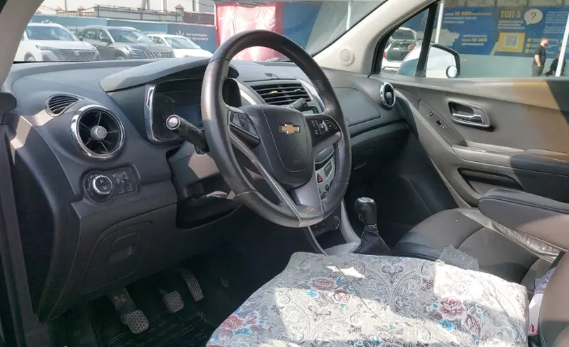 Chevrolet Tracker 2013 года за 5 300 000 тг. в Шымкент фото 5