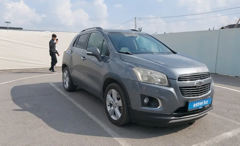 Chevrolet Tracker 2013 года за 5 300 000 тг. в Шымкент фото 2