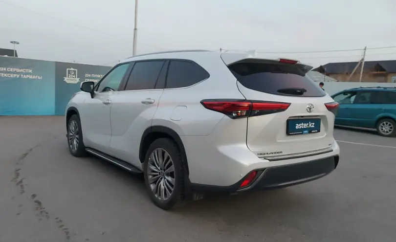 Toyota Highlander 2022 года за 32 500 000 тг. в Шымкент фото 4