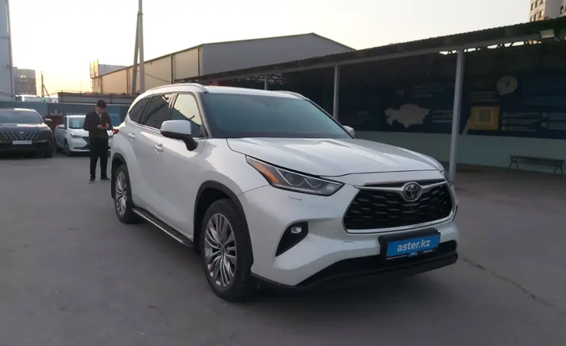 Toyota Highlander 2022 года за 32 500 000 тг. в Шымкент фото 2