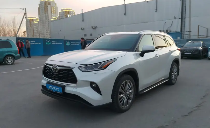 Toyota Highlander 2022 года за 32 500 000 тг. в Шымкент