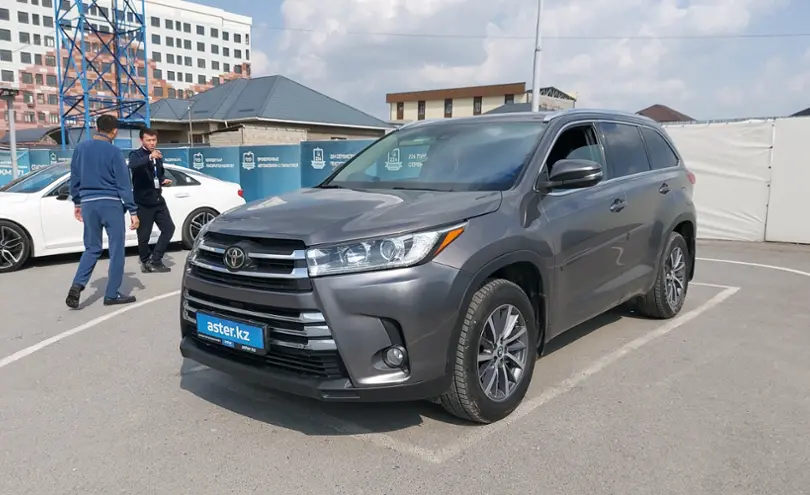 Toyota Highlander 2017 года за 18 000 000 тг. в Шымкент