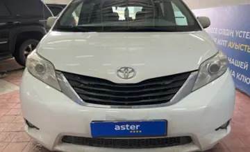 Toyota Sienna 2014 года за 12 000 000 тг. в Астана фото 2