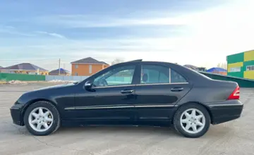 Mercedes-Benz C-Класс 2004 года за 3 600 000 тг. в Актобе фото 4