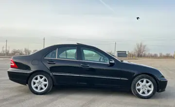 Mercedes-Benz C-Класс 2004 года за 3 600 000 тг. в Актобе фото 2
