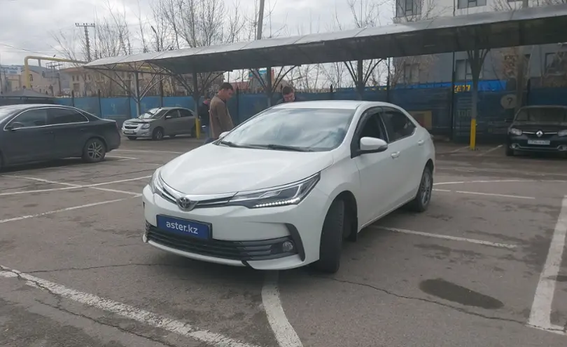 Toyota Corolla 2018 года за 8 000 000 тг. в Алматы