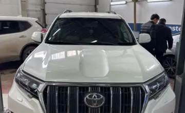 Toyota Land Cruiser Prado 2018 года за 24 000 000 тг. в Астана фото 2