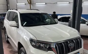 Toyota Land Cruiser Prado 2018 года за 24 000 000 тг. в Астана фото 3