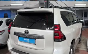 Toyota Land Cruiser Prado 2018 года за 24 000 000 тг. в Астана