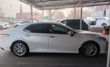 Toyota Camry 2019 года за 13 000 000 тг. в Алматы фото 4