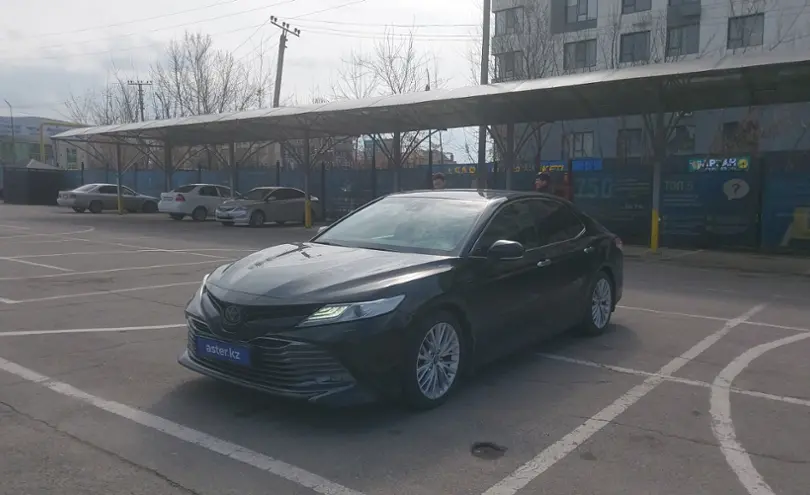 Toyota Camry 2019 года за 14 000 000 тг. в Алматы
