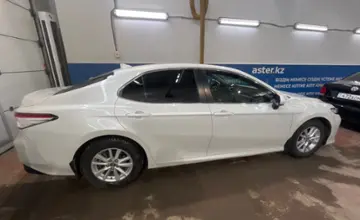 Toyota Camry 2018 года за 11 000 000 тг. в Астана фото 4