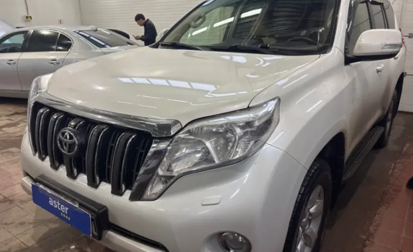 Toyota Land Cruiser Prado 2015 года за 17 000 000 тг. в Астана