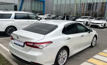 Toyota Camry 2018 года за 14 500 000 тг. в Шымкент