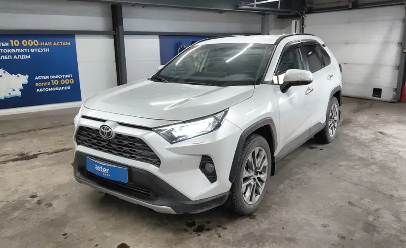 Toyota RAV4 2020 года за 14 500 000 тг. в Астана