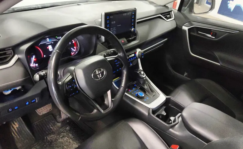 Toyota RAV4 2020 года за 14 500 000 тг. в Астана фото 5