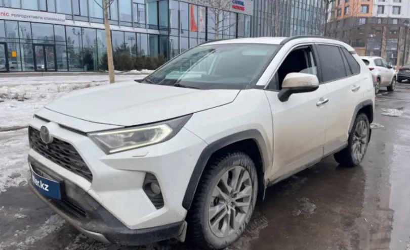 Toyota RAV4 2022 года за 16 000 000 тг. в Астана