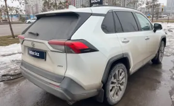 Toyota RAV4 2022 года за 16 000 000 тг. в Астана