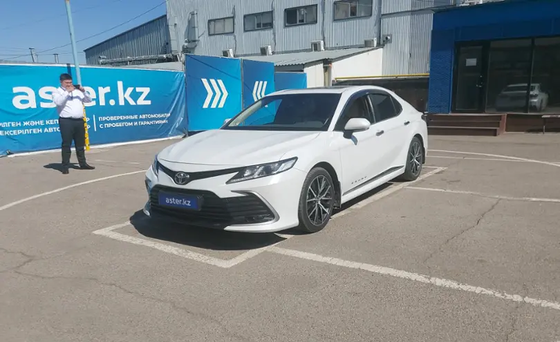 Toyota Camry 2022 года за 15 000 000 тг. в Алматы