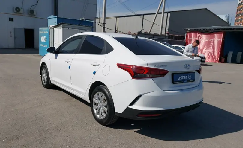 Hyundai Accent 2021 года за 7 290 000 тг. в Шымкент фото 4