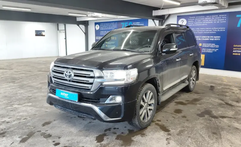 Toyota Land Cruiser 2017 года за 30 000 000 тг. в Астана