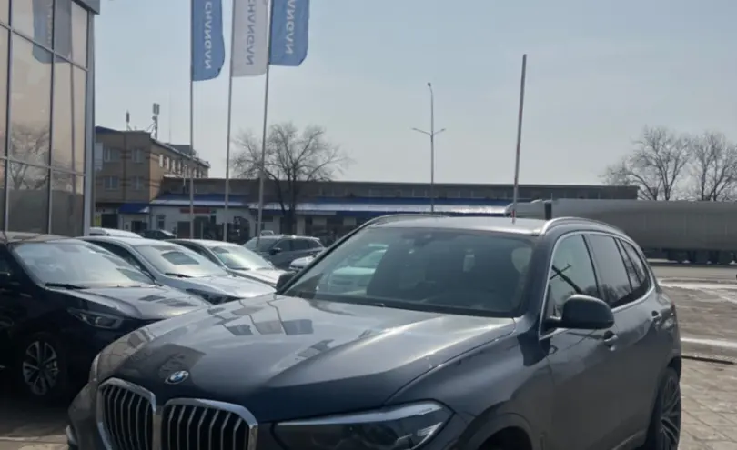 BMW X5 2018 года за 27 000 000 тг. в Уральск