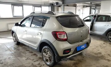 Renault Sandero 2017 года за 3 300 000 тг. в Астана фото 4