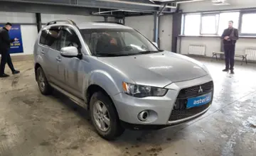 Mitsubishi Outlander 2010 года за 5 500 000 тг. в Астана фото 2