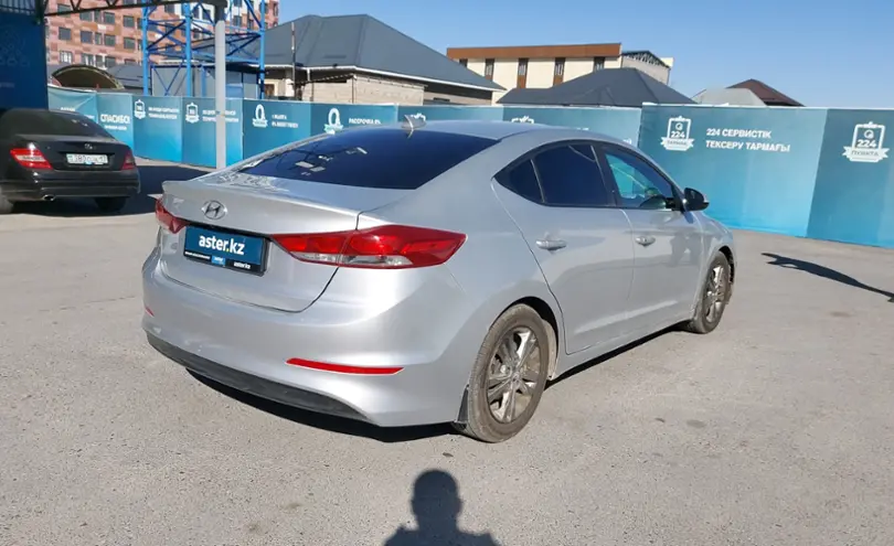 Hyundai Elantra 2018 года за 6 000 000 тг. в Шымкент фото 3