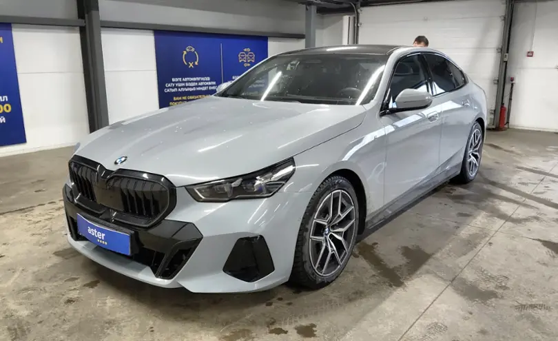 BMW 5 серии 2024 года за 36 000 000 тг. в Астана