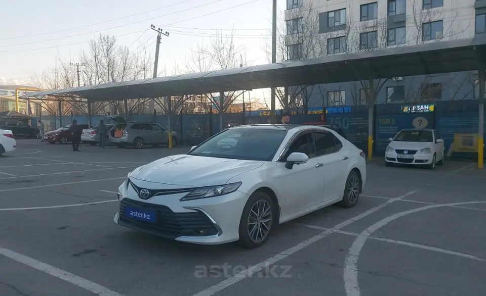 Toyota Camry 2022 года за 16 000 000 тг. в Алматы