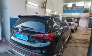 Hyundai Santa Fe 2021 года за 14 500 000 тг. в Астана