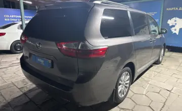 Toyota Sienna 2017 года за 17 000 000 тг. в Талдыкорган