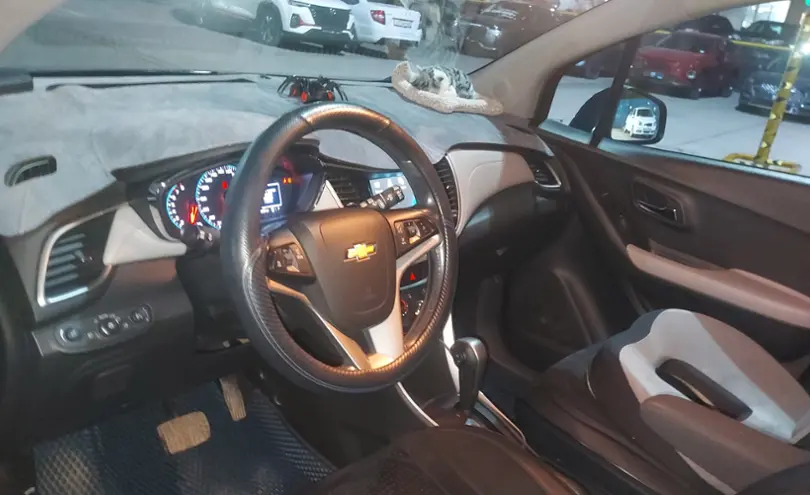 Chevrolet Tracker 2020 года за 6 500 000 тг. в Алматы фото 5