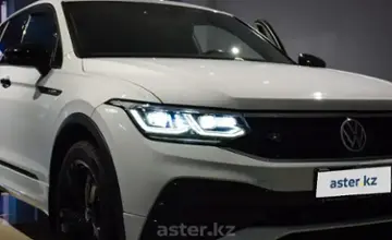 Volkswagen Tiguan 2021 года за 16 800 000 тг. в Алматы